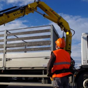 corso gru su autocarro, corso formazione gru autocarro a Bologna, Modena, Ferrara, Emilia-Romagna, Lombardia, formazione sicurezza gru su autocarro